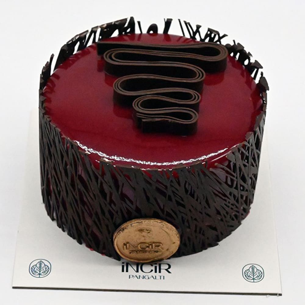 Vişne Çikolatalı Pasta