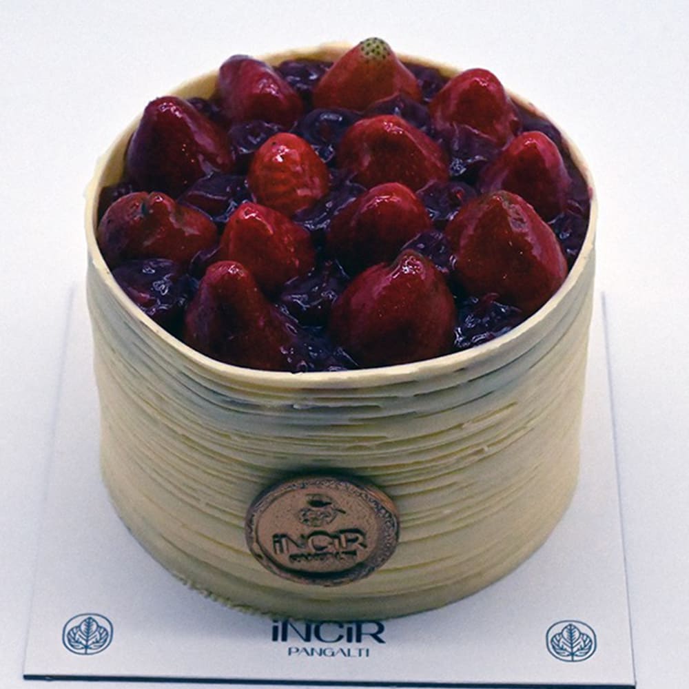 Beyaz Çikolatalı Pasta